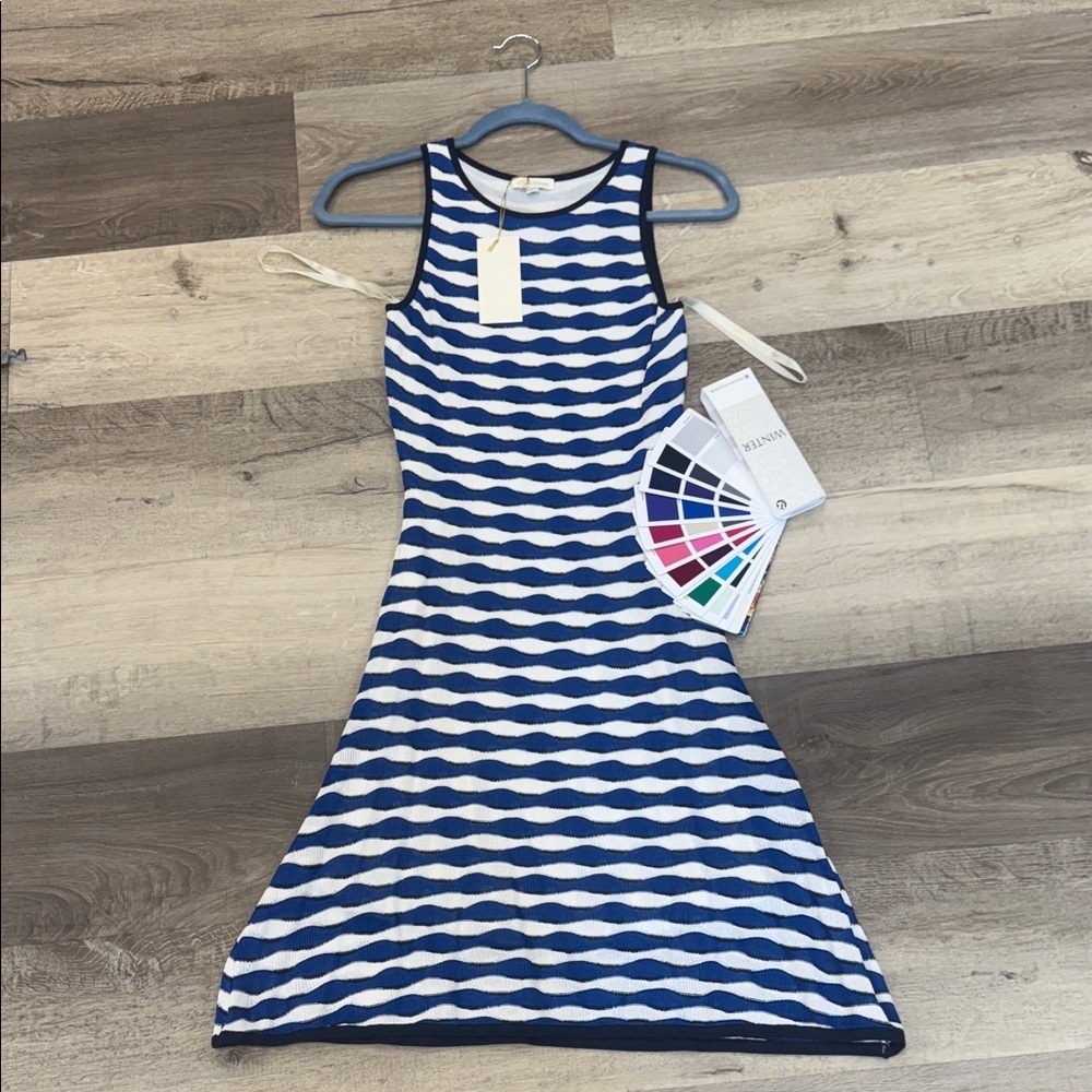 ❄️Blue and White Wave Pattern Dress